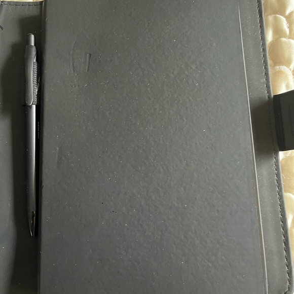 Arlington Wireless Charging Portfolio PP8110 - Picture 2 of 11